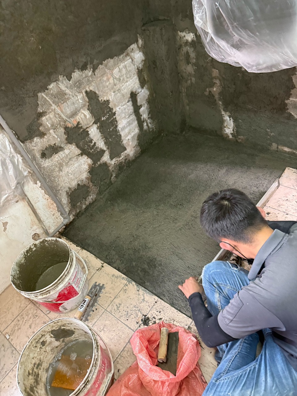 高雄三民區泥作修繕貼磁磚